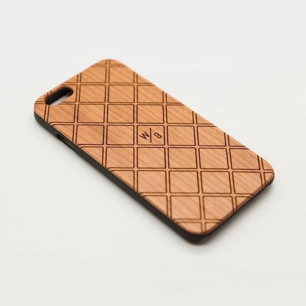 Picture of Checked Pattern Wooden Case